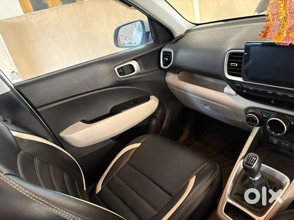 Hyundai Venue 1.5 Crdi Sx 2024 Diesel 29500 Km Driven