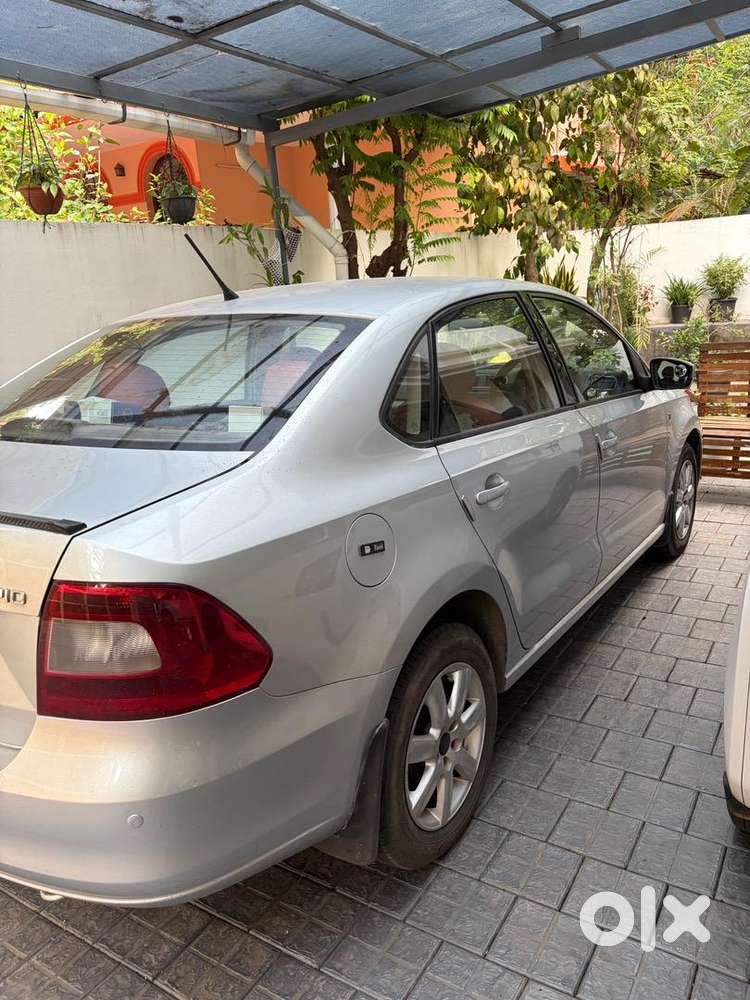 Skoda Rapid 2014 Diesel 120000 Km Driven