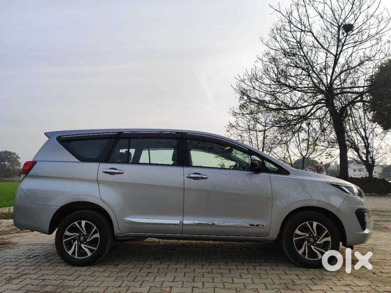Toyota Innova Crysta 2.4 G Mt 7 Str, 2022, Diesel