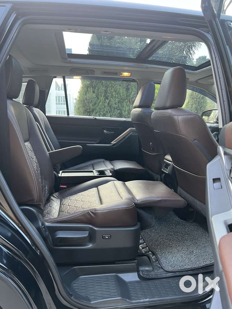 Toyota Innova Hycross 2.0 Zx (o) Hybrid 7 Str, 2023, Electric