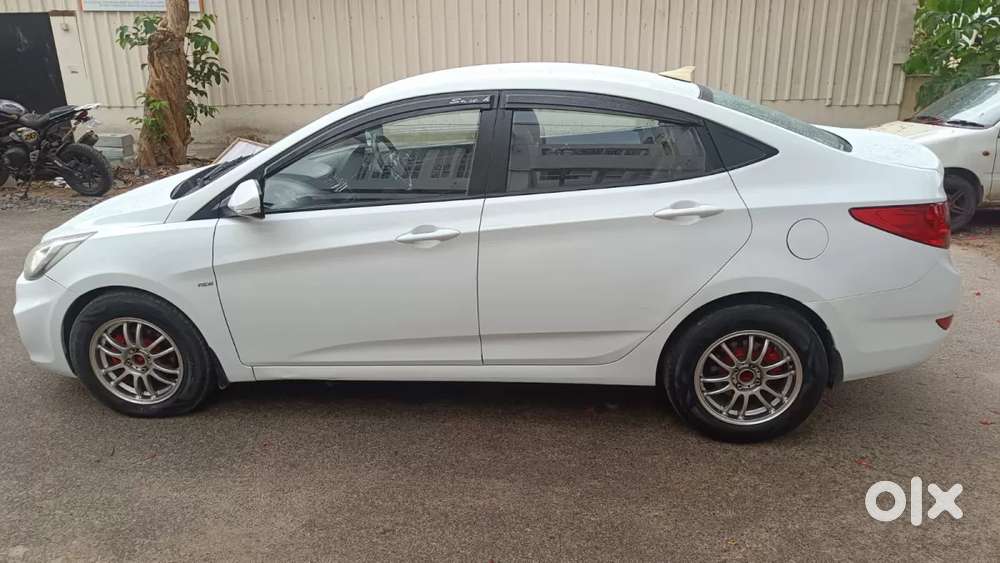 Hyundai Verna Fluidic 1.6 Crdi Sx, 2011, Diesel