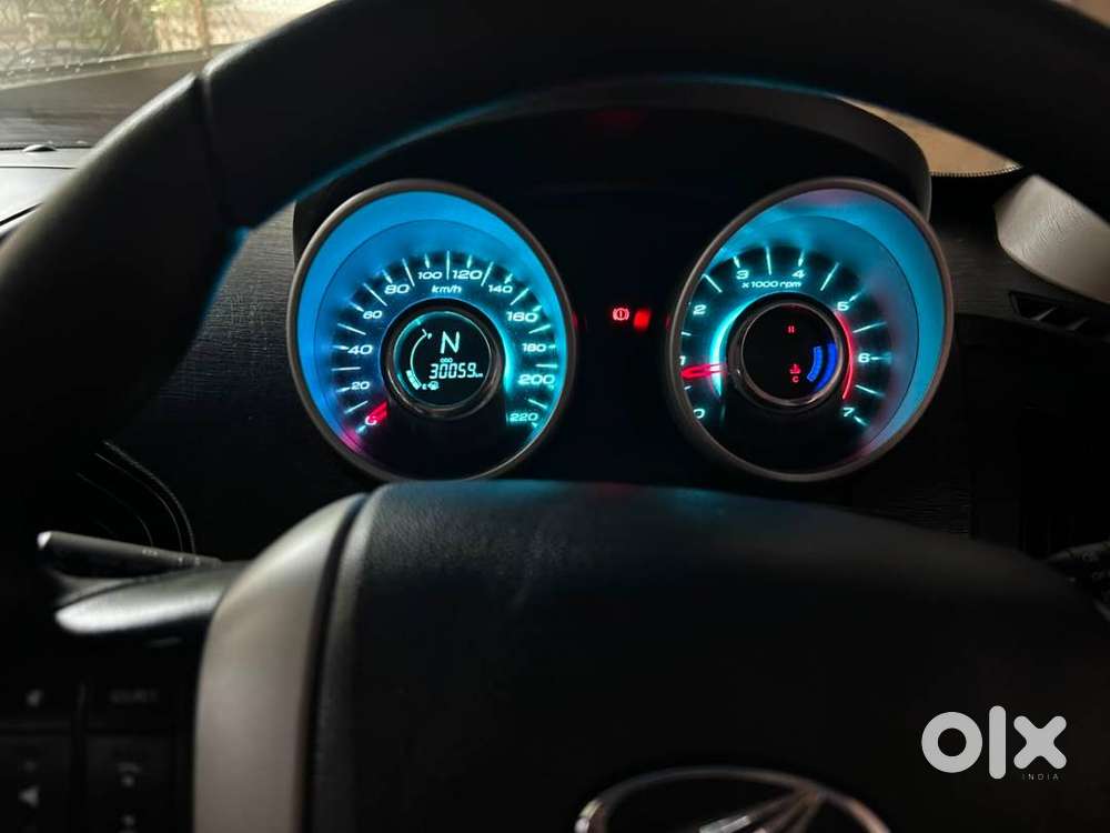 Xuv 500  30000kms  W6  2018  First Owner  Direct Seller