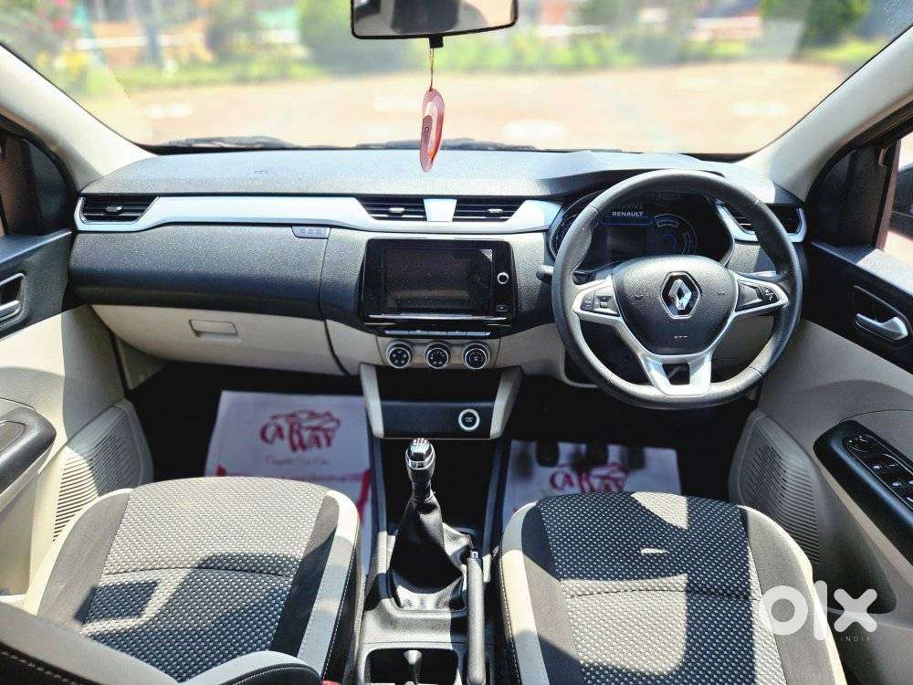 Renault Triber Rxz, 2022, Petrol