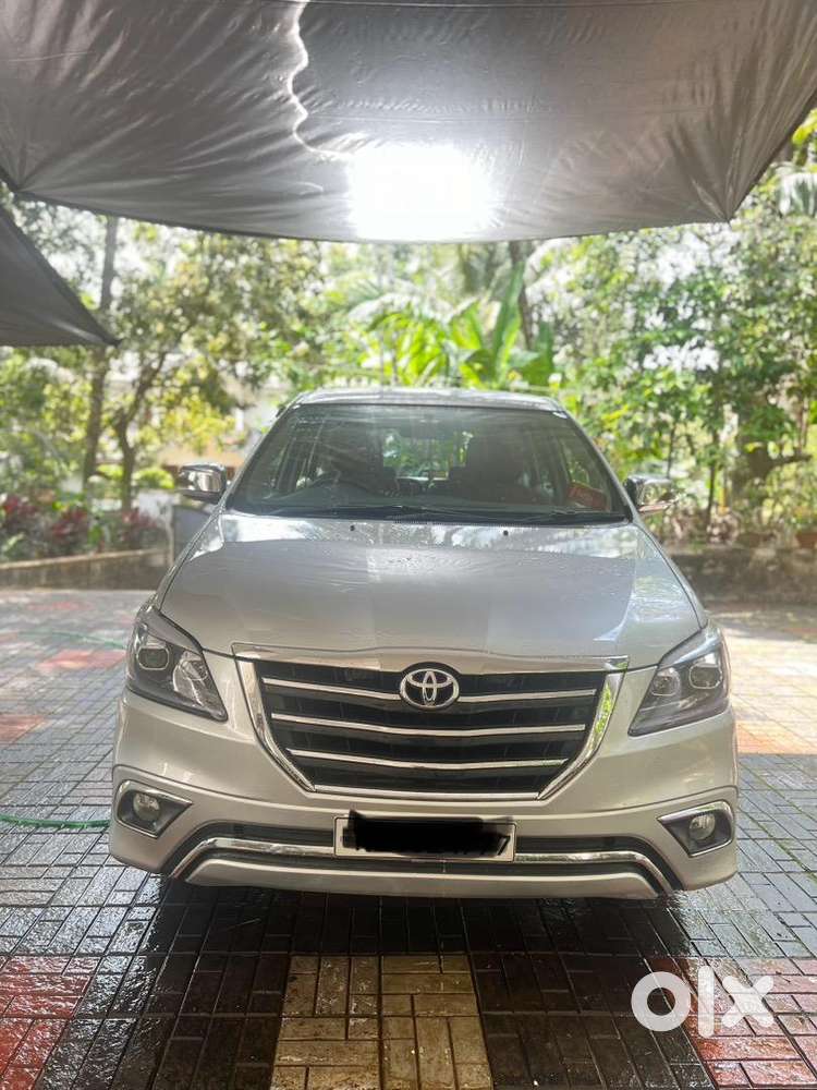 Toyota Innova 2012