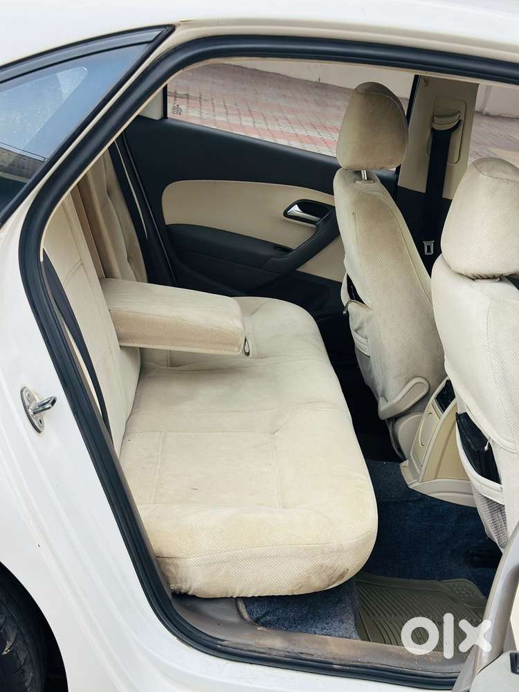 Volkswagen Vento 2010-2013 Petrol Highline, 2011, Petrol