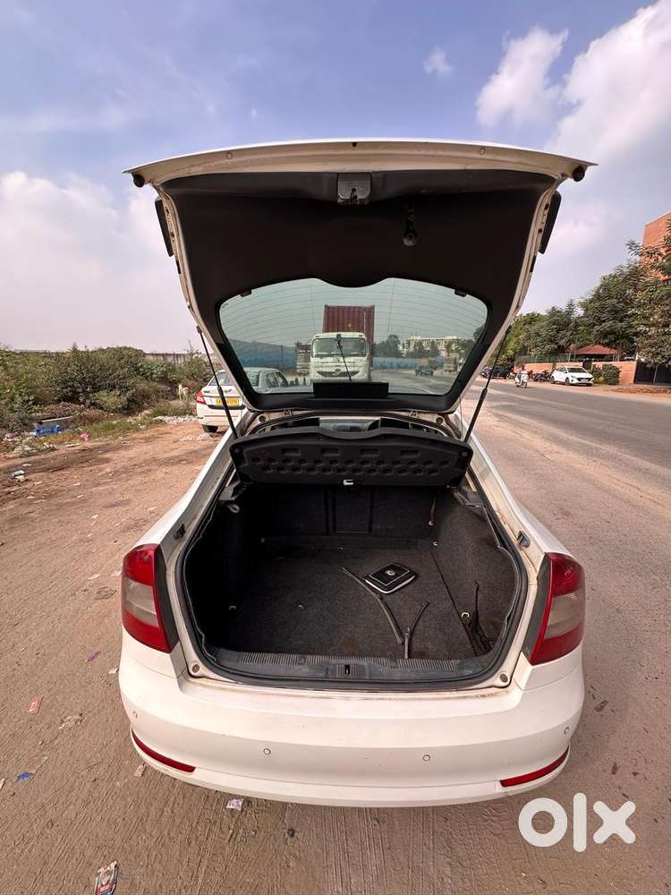 Skoda Laura 1.9 Tdi Mt Ambiente, 2010, Diesel