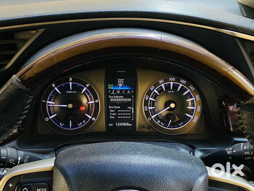 Toyota Innova Crysta 2.8z Automatic, 2016, Diesel