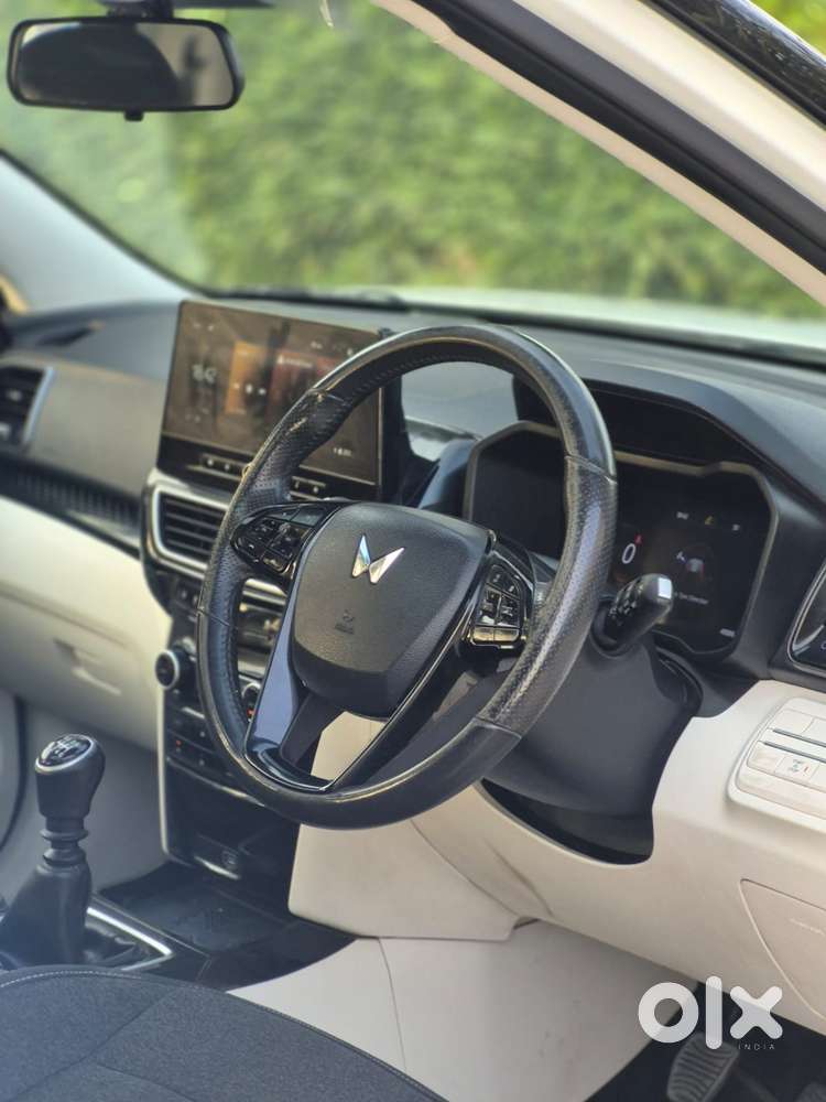 Mahindra Xuv 3xo Ax5 Pm Mt, 2026, Petrol
