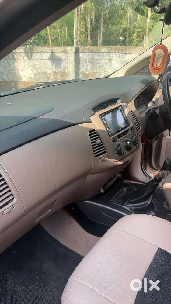 Toyota Innova 2015 Diesel Well Maintained