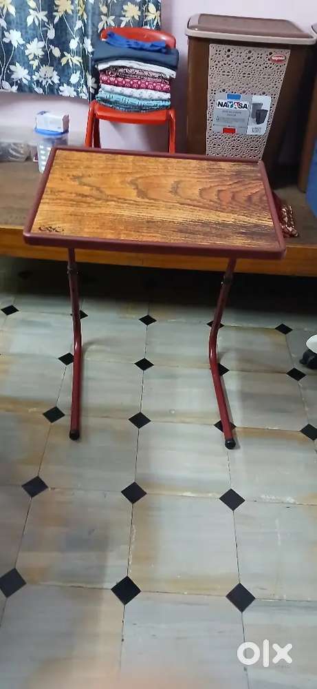Portable Study Table for Sale – ₹600