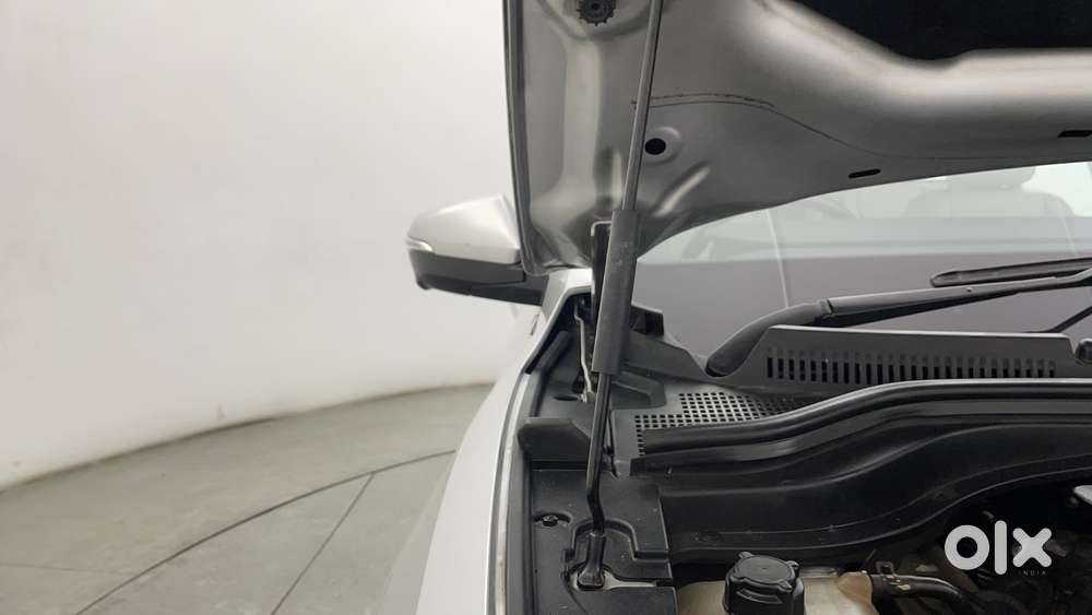 Mahindra Xuv700 2.0 Ax 7 Petrol At Luxury Pack Str, 2022, Petrol