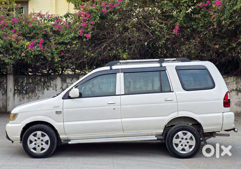 Chevrolet Tavera Neo 3 Ls- 10 Str Bs-iii, 2016, Diesel