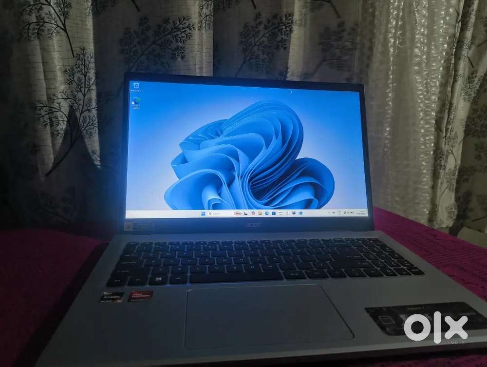 Showroom condition acer aspire laptop for sale