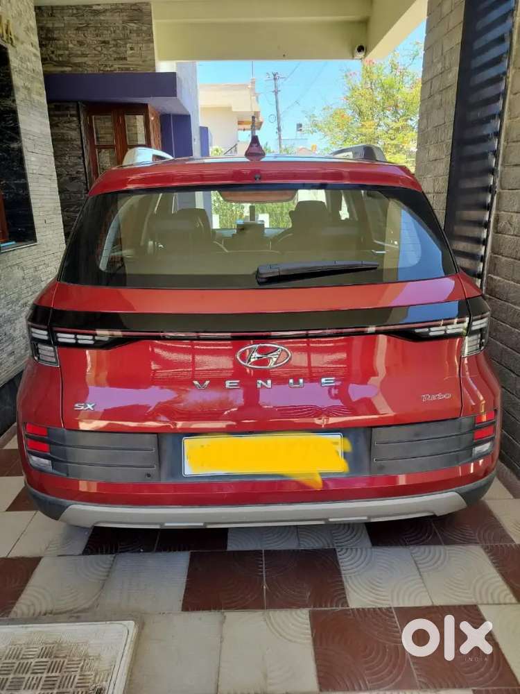 Hyundai Venue 2022 Petrol Well Maintained