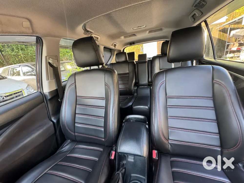 2018 Innova Crysta V