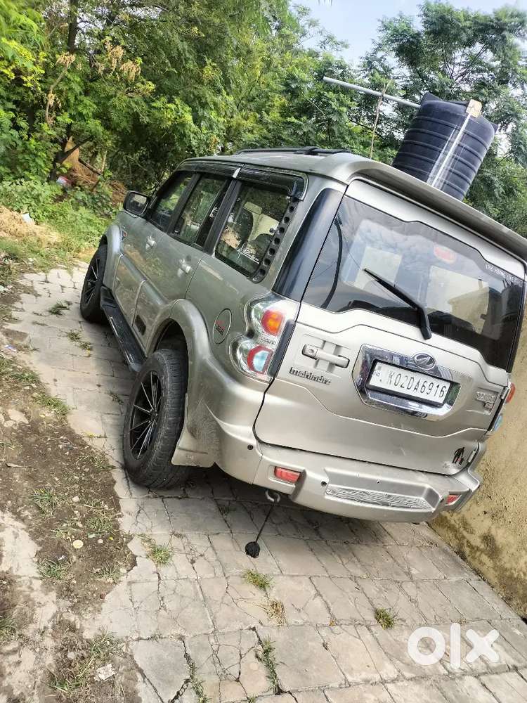 Mahindra Scorpio 2015 Diesel Well Maintained