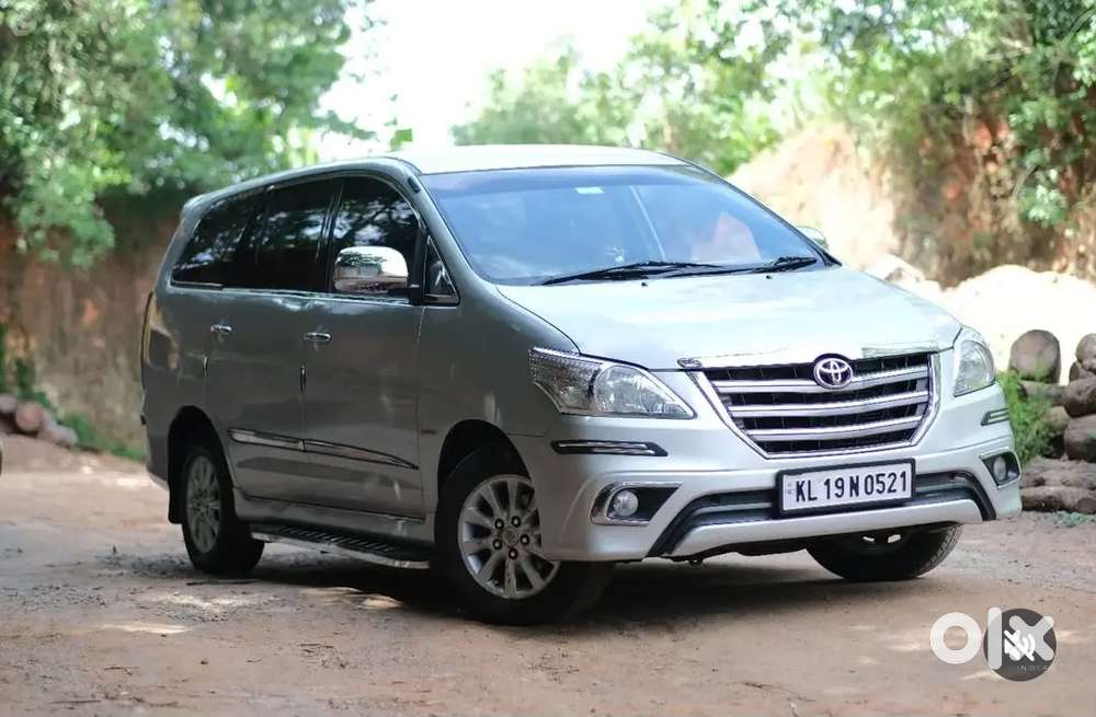 Toyota Innova 2012
