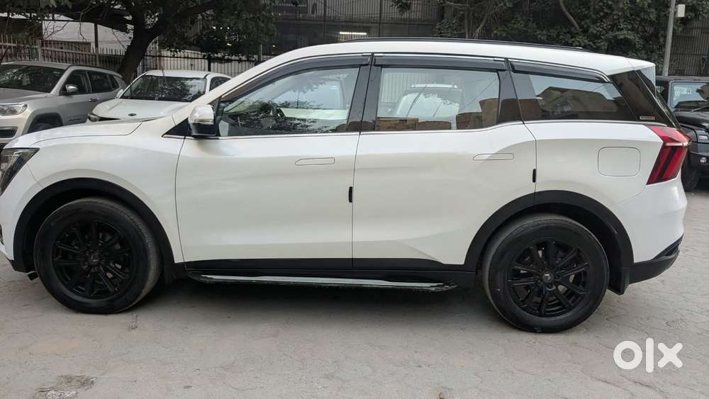 Mahindra Xuv700 2.0 Ax 7 Petrol At Str, 2021, Petrol
