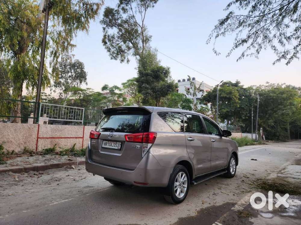 Toyota Innova Crysta 2.4 Vx Mt, 2020