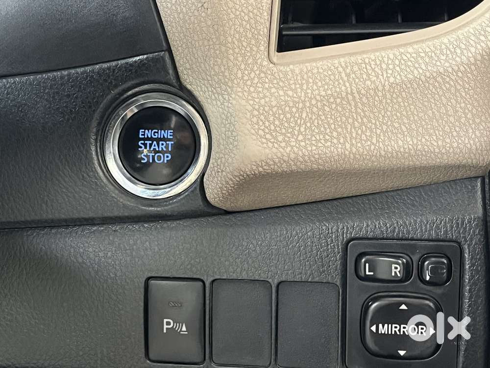 Toyota Corolla Altis 2013-2017 Vl At, 2016, Petrol