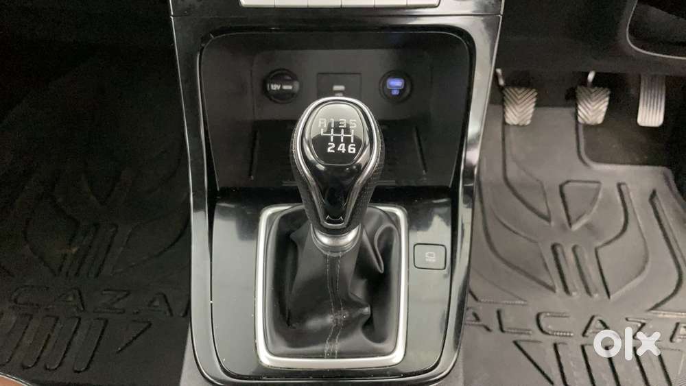 Hyundai Alcazar Platinum, 2022, Petrol