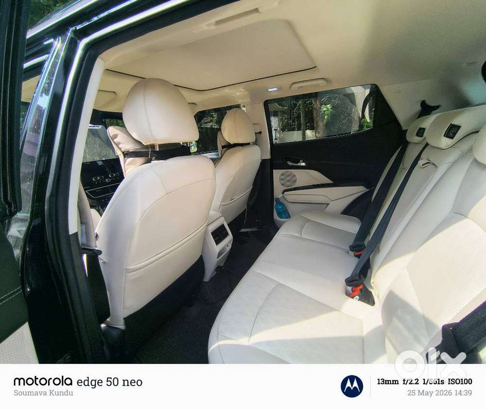 2025 Mahindra Xuv 3xo Ax7l Petrol Mt 7000 Km 1st Owner 15 Year Tax