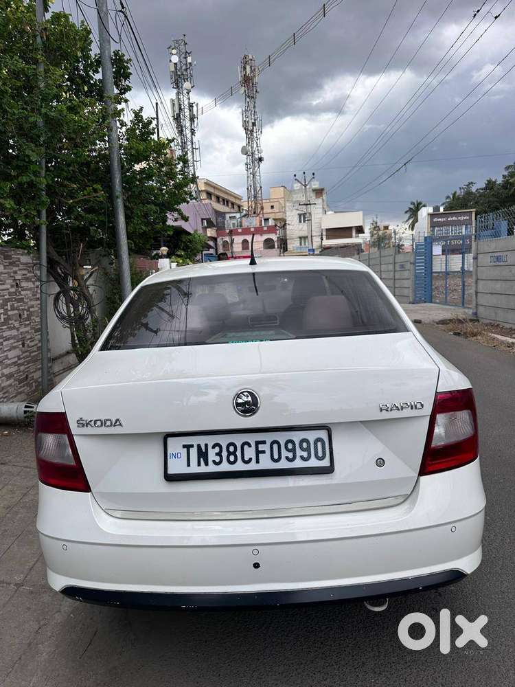 Skoda Rapid Petrol 2016