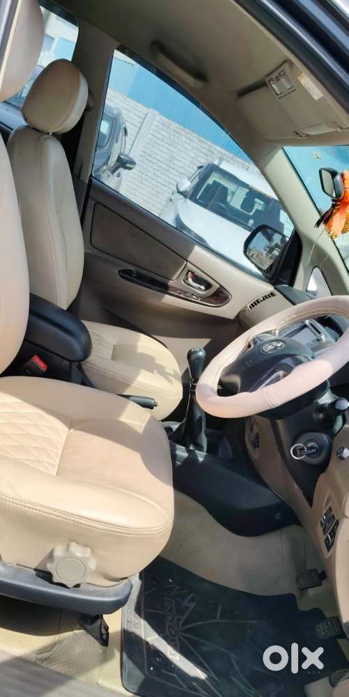 Toyota Innova 2.5 V 8 Str, 2015, Diesel
