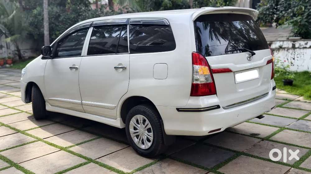 Toyota Innova 2015 - 2016 Register Diesel 1,40 Km Driven