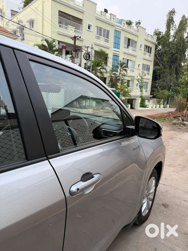 Toyota Innova Hycross 2023 Petrol 53000 Km Driven