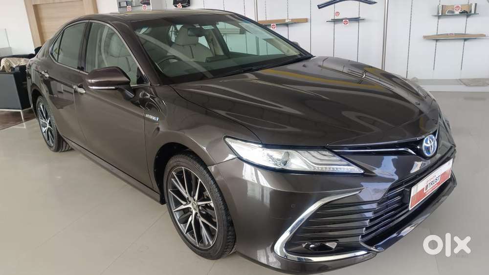 Toyota Camry Hybrid, 2023, Cng & Hybrids