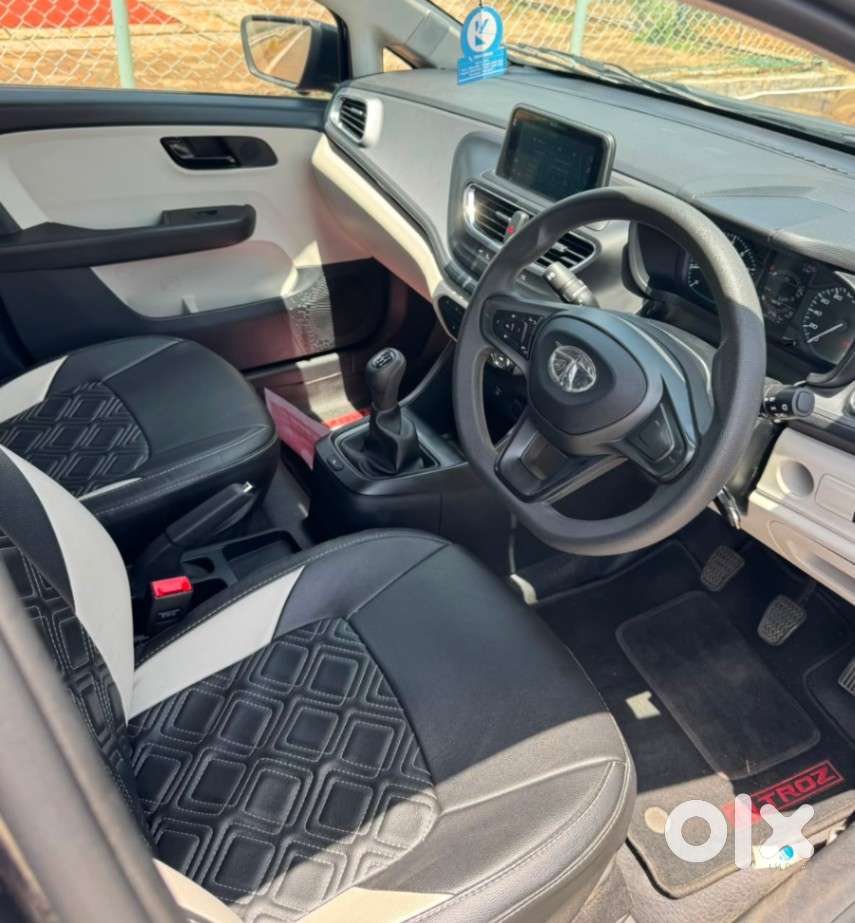 Tata Altroz 1.2 Xm, 2023, Petrol
