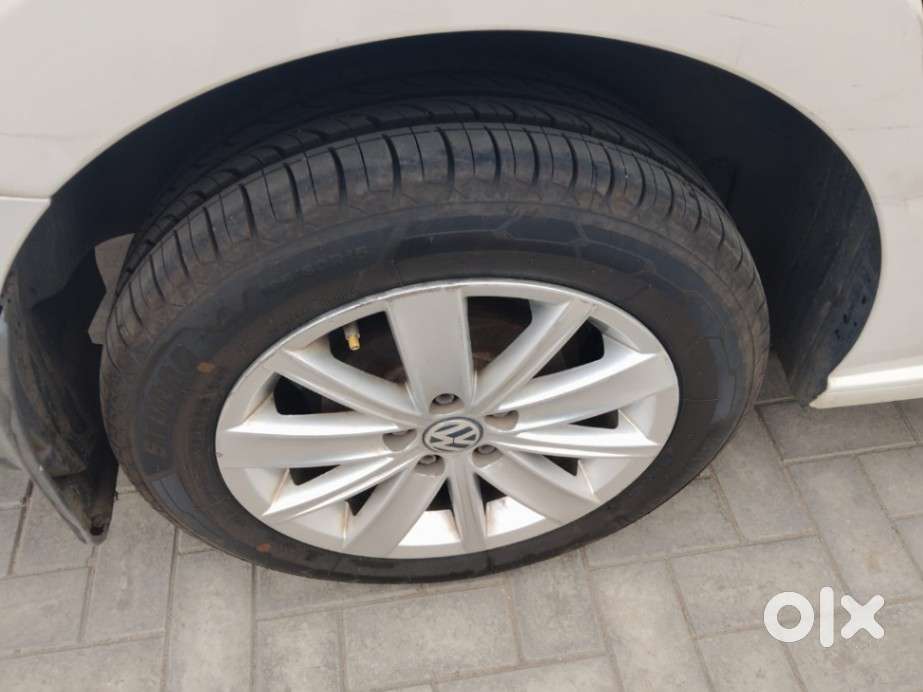 Volkswagen Vento Petrol Highline At, 2016, Petrol
