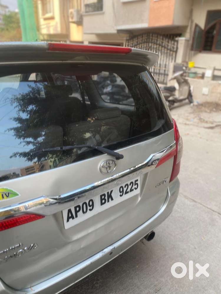 Toyota Innova 2004-2011 2.5 V Diesel 8-seater, 2007, Diesel