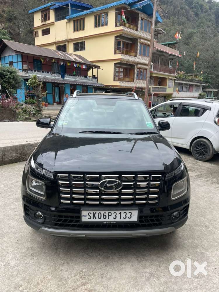 Hyundai Venue Petrol Manual 2025