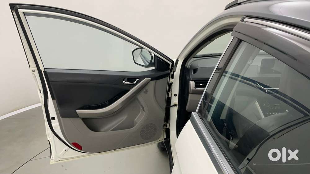Tata Nexon 1.2 Revotron Xz Plus Dual Tone, 2019, Petrol