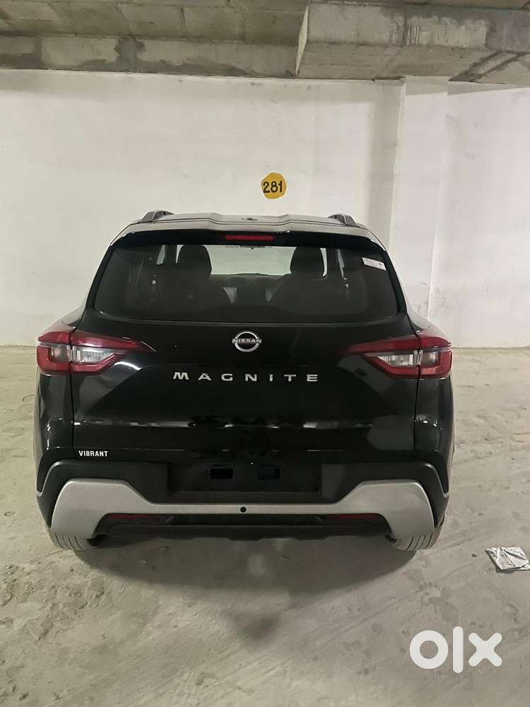 Nissan Magnite 2024 Petrol Well Maintained
