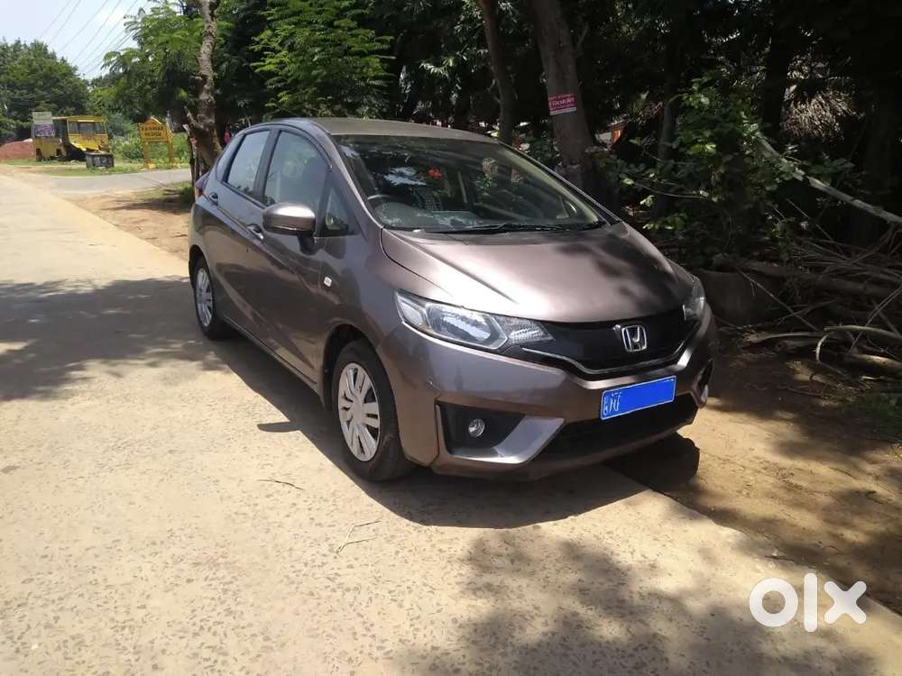 Honda Jazz 2016 - Diesel - Good Condition — 25 Kmpl - 3.5l*