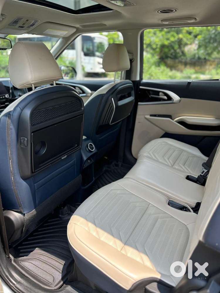 Kia Carens Luxury 1.5 Diesel Imt 7 Str, 2023, Petrol