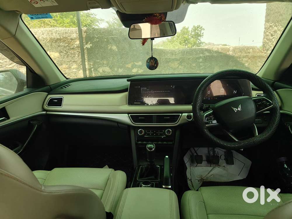 Mahindra Xuv700 2022 Km Driven 36000