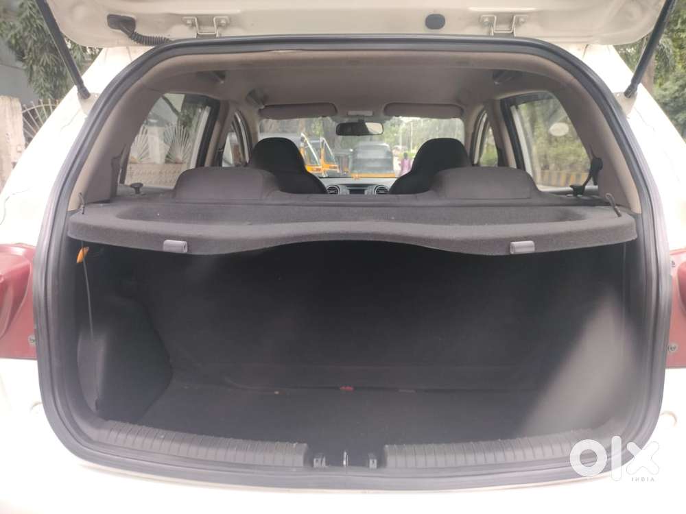 Hyundai Grand I10 Sportz, 2015, Petrol