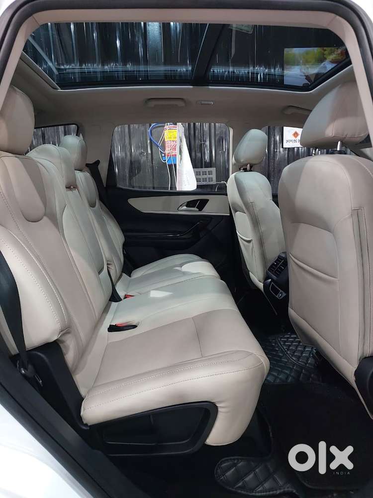 Mahindra Xuv700 2.0 Ax 5 Petrol At Str, 2024, Petrol