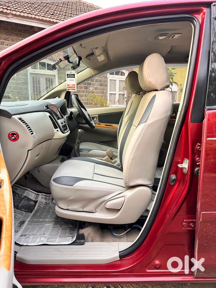 Toyota Innova 2004-2011 2.5 V Diesel 8-seater, 2010, Diesel