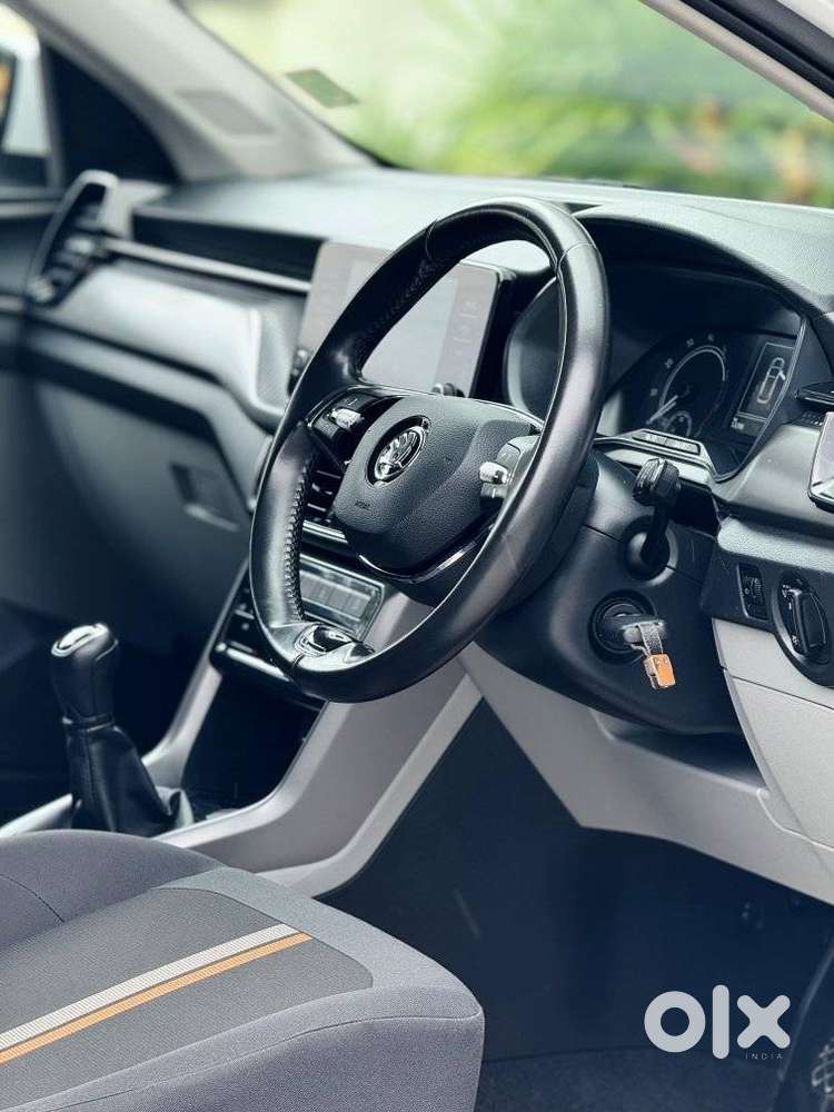 Skoda Kushaq 1.0 Tsi Ambition, 2023, Petrol