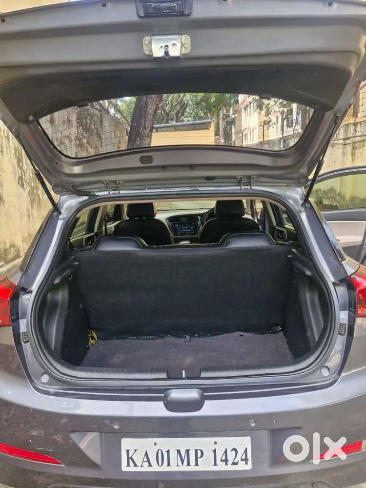 Hyundai New i20 2016 Petrol with amp woofer