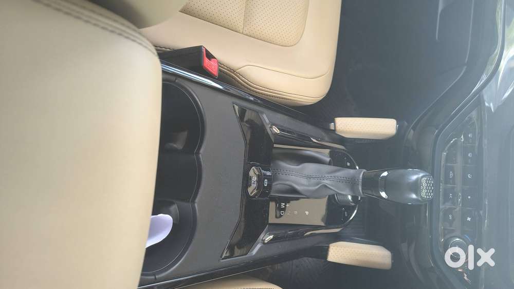 Tata Safari Adventure Pesona Top Edition