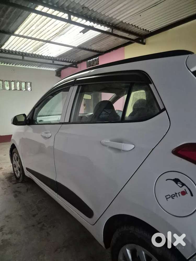 Hyundai Grand I10 2015 Petrol 87000 Km Driven