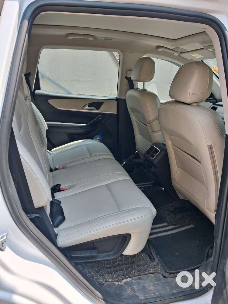 Mahindra Xuv700 2.2 Ax 7 Diesel At Luxury Pack Str, 2025, Diesel