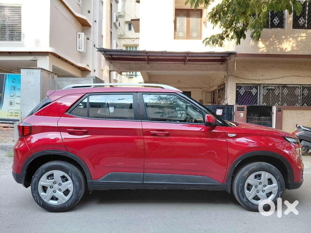 Hyundai Venue 1.2 S (o), 2022, Petrol