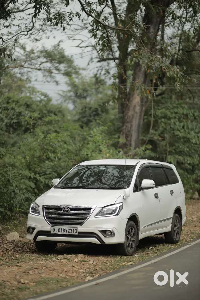Toyota Innova Diesel 2015 Variant